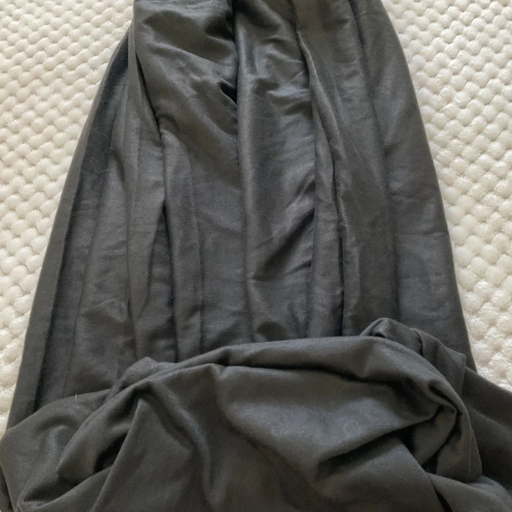 Beyond Yoga Black Pocket Infinity‎ Scarf